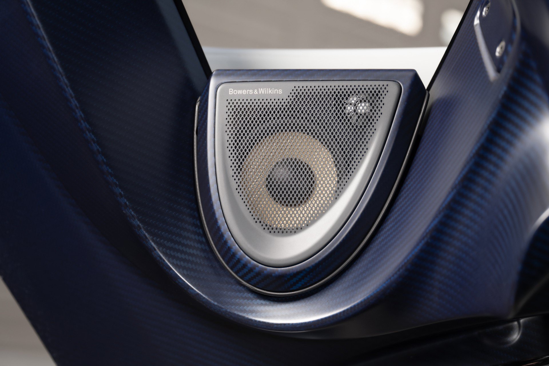 Used 2019 McLaren Senna RWD image 25