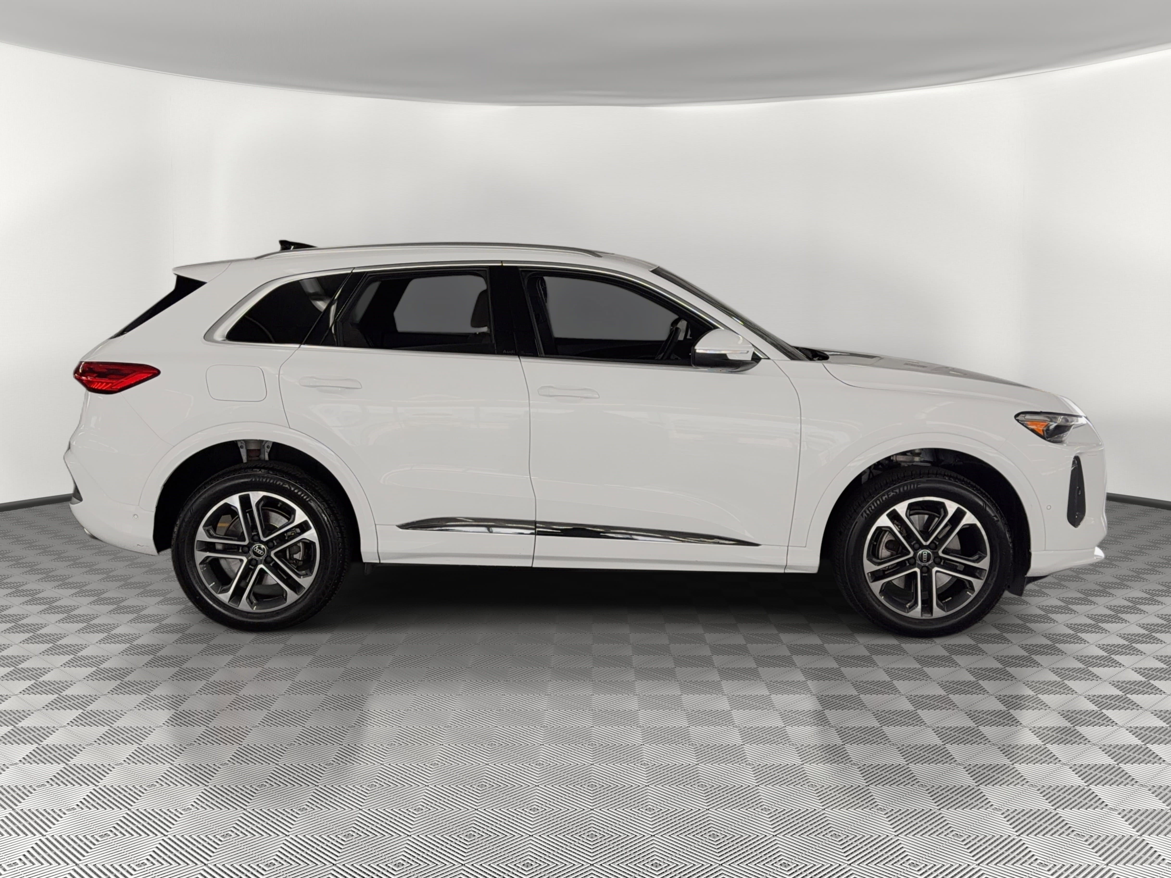 Certified 2025 Audi Q5 Premium Plus w/ Premium Plus image 8