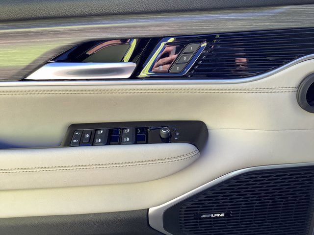 New 2023 Jeep Wagoneer Series III w/ Preferred Equipment Group image 10