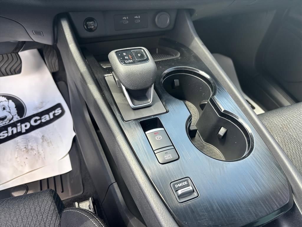 Used 2025 Nissan Rogue SV FWD image 18