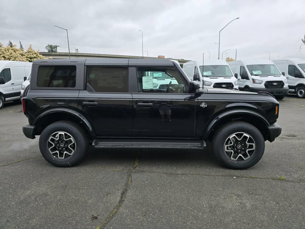 New 2026 Ford Bronco Outer Banks AWD/4WD image 6