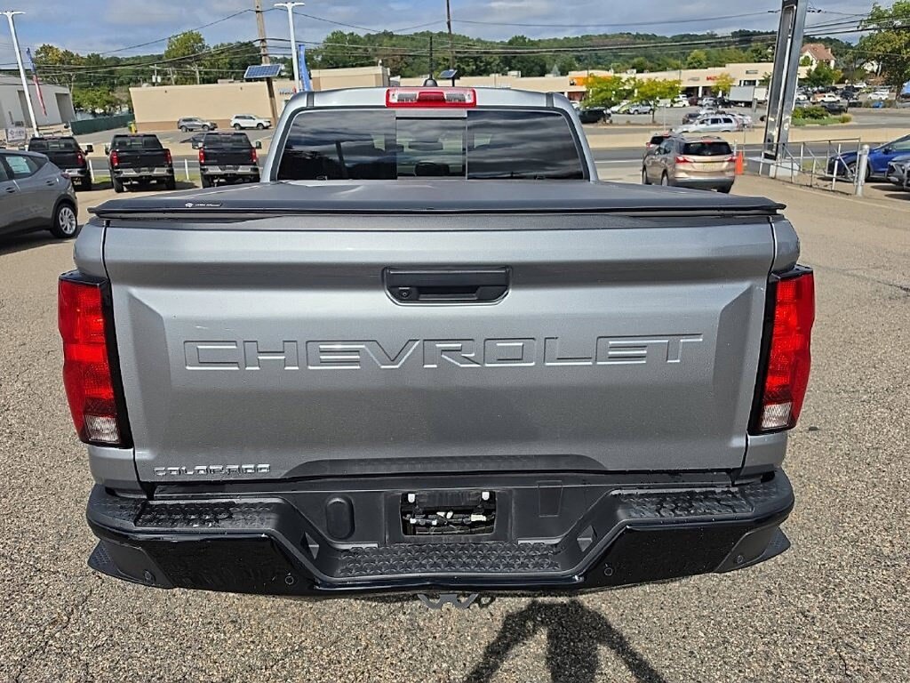 Used 2024 Chevrolet Colorado W/T w/ Safety Package RWD image 4