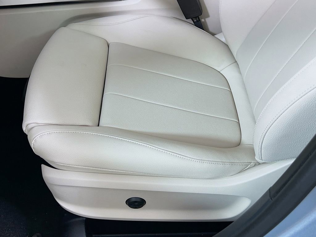 New 2026 Mercedes-Benz GLB 250 4MATIC image 21