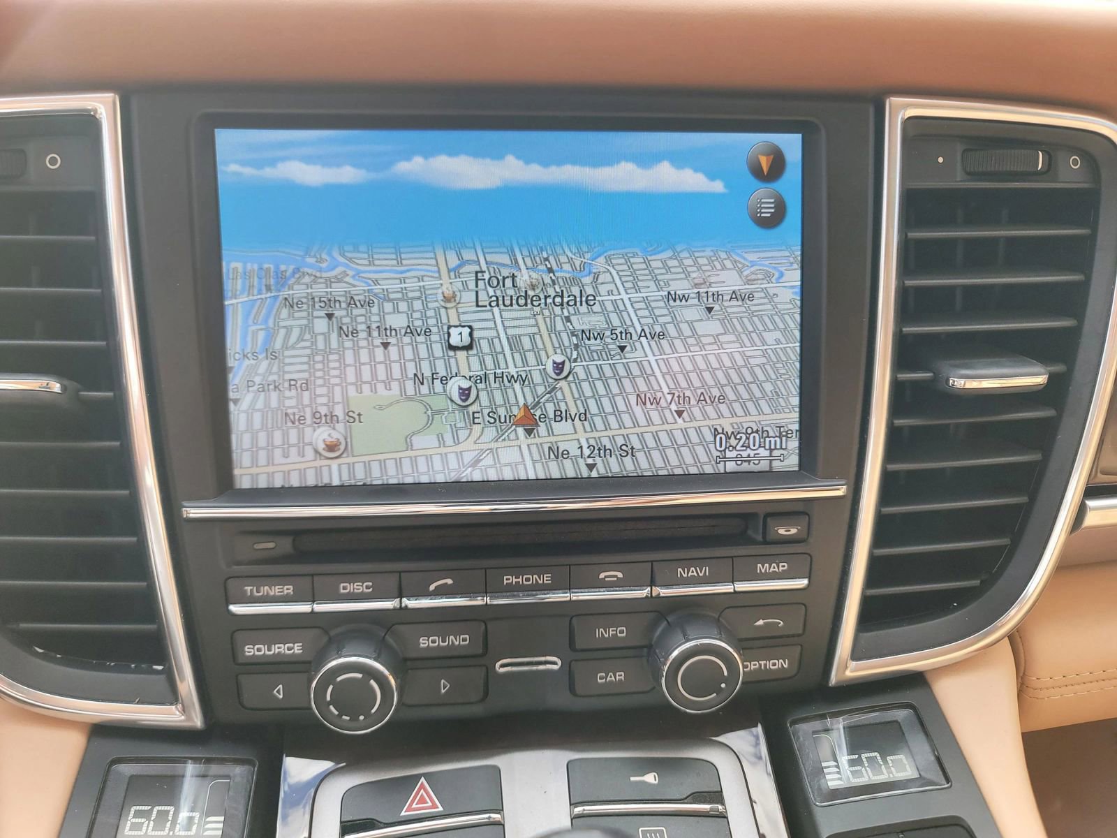 Used 2010 Porsche Panamera Turbo image 15