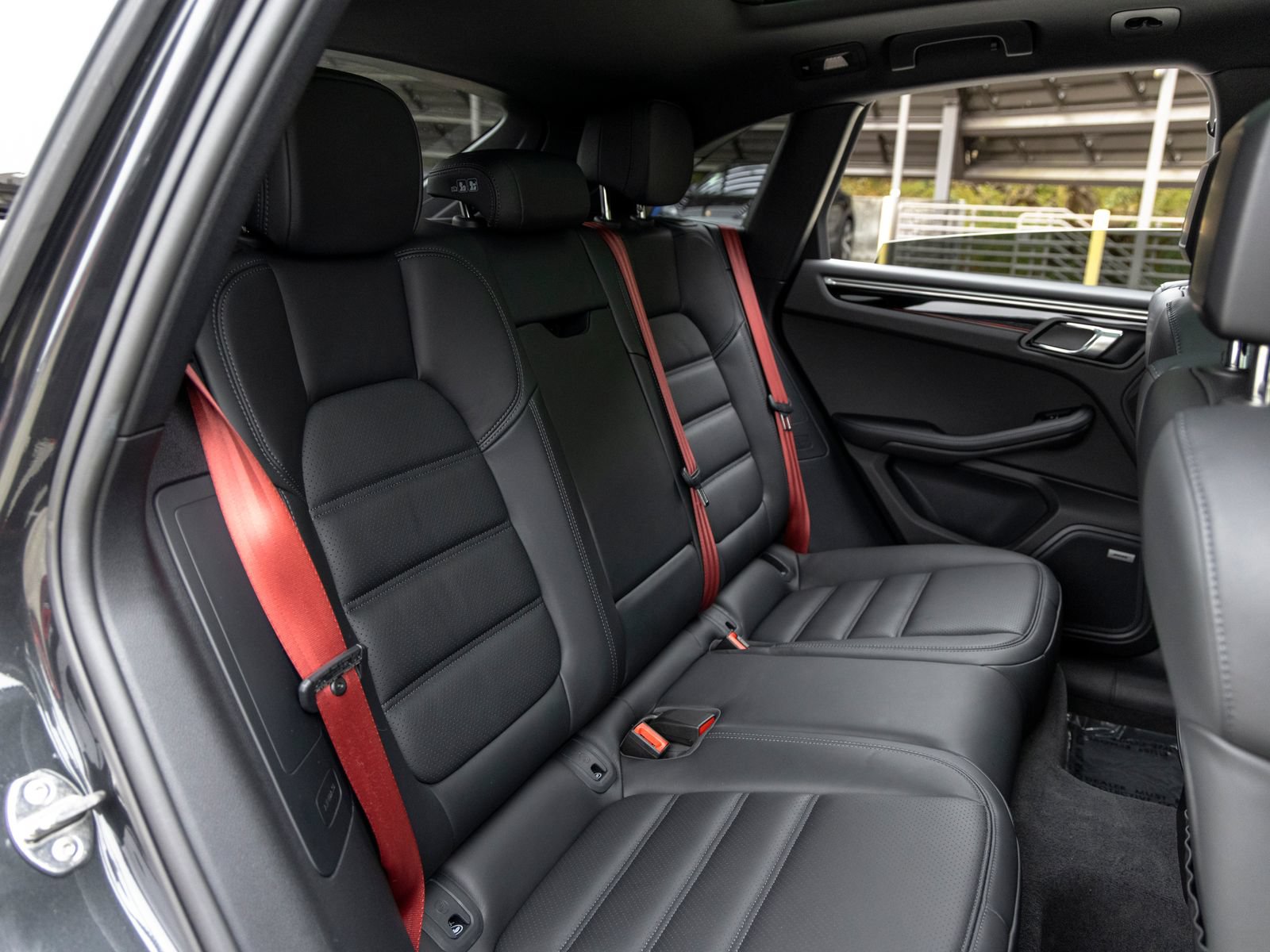 Certified 2022 Porsche Macan AWD/4WD image 51