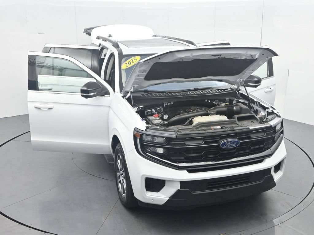 Used 2025 Ford Expedition Active AWD/4WD image 48