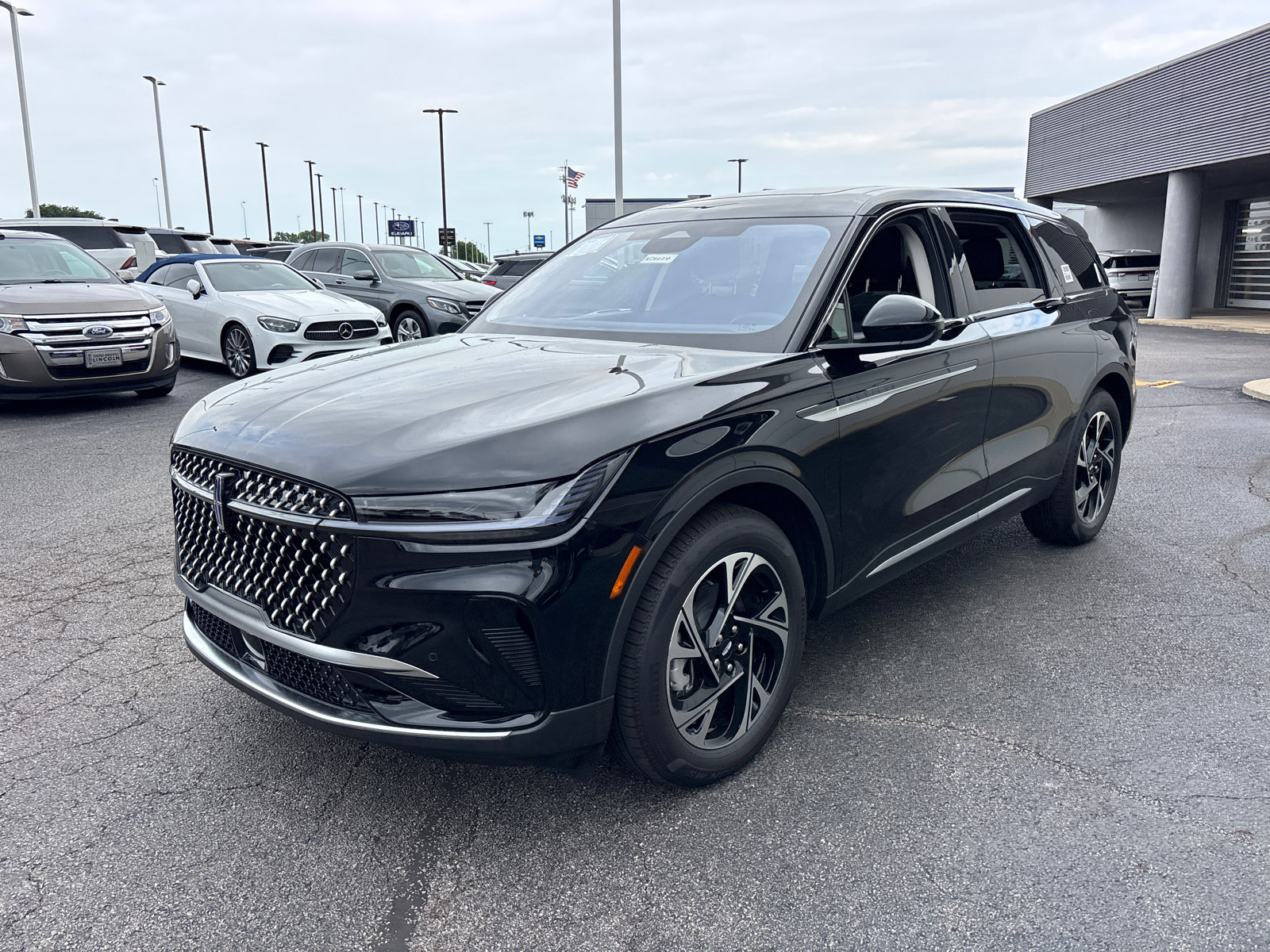 New 2026 Lincoln Nautilus Premier w/ Equipment Group 102A AWD/4WD image 3