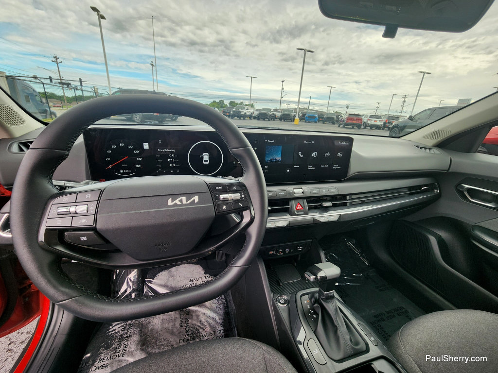 Used 2025 Kia K4 EX FWD image 31
