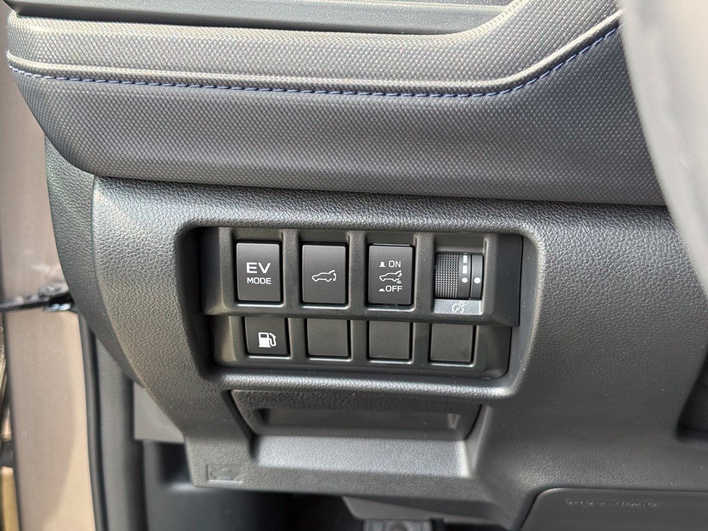 Used 2025 Subaru Forester Premium AWD/4WD image 12