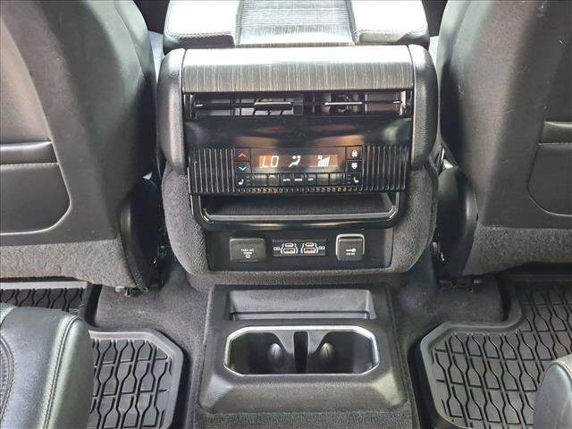 Used 2022 Jeep Wagoneer Series III w/ Premium Group I AWD/4WD image 17