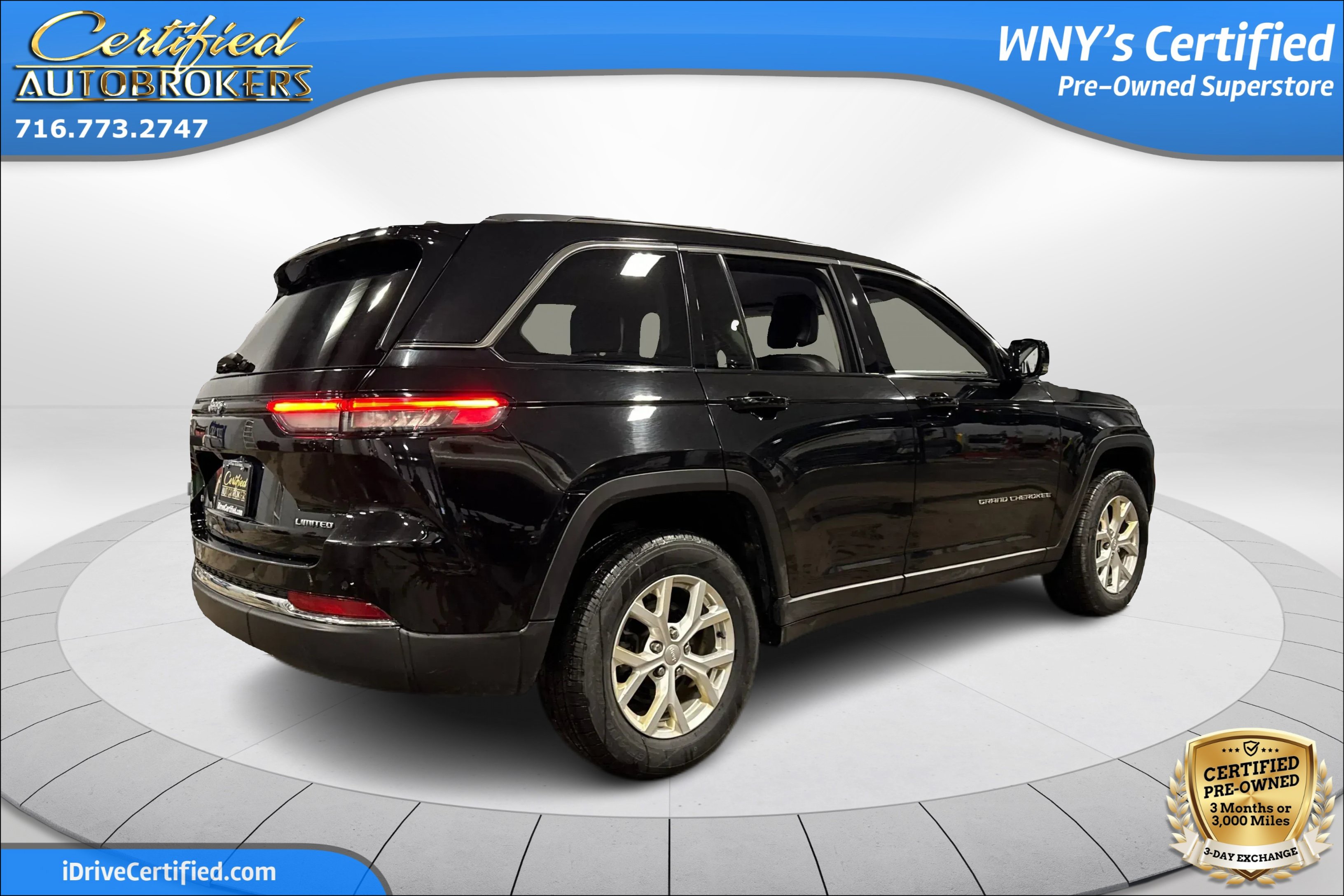 Used 2023 Jeep Grand Cherokee Limited AWD/4WD image 6
