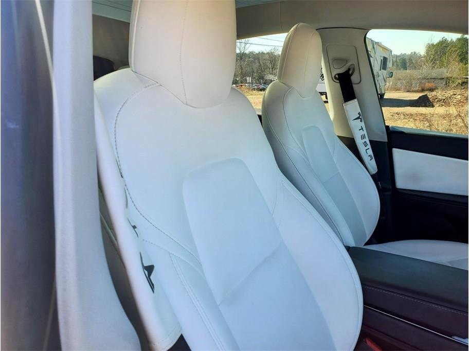 Used 2020 Tesla Model Y Long Range AWD/4WD image 27