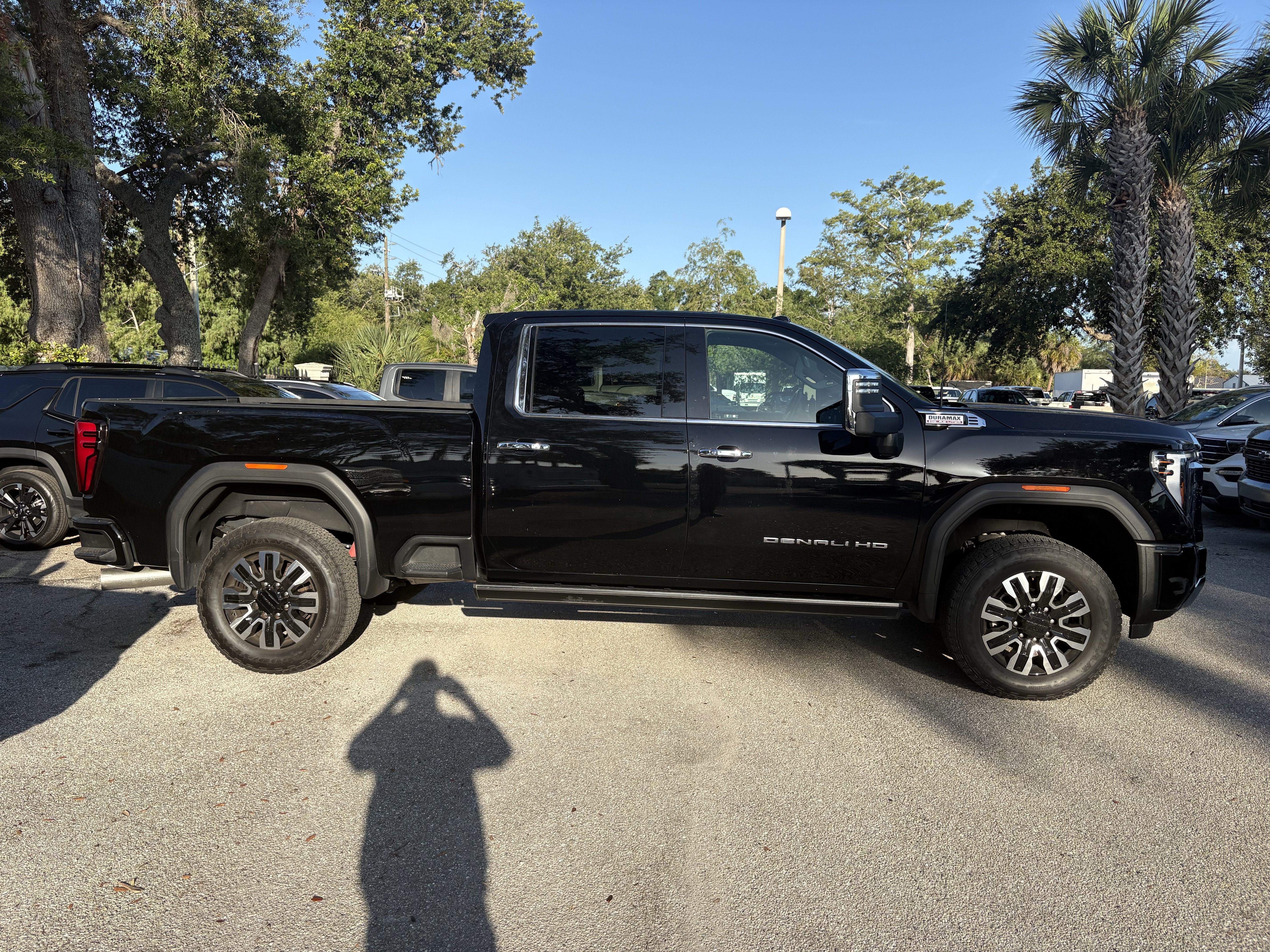 Used 2025 GMC Sierra 2500 Denali w/ Denali Reserve Package AWD/4WD image 8