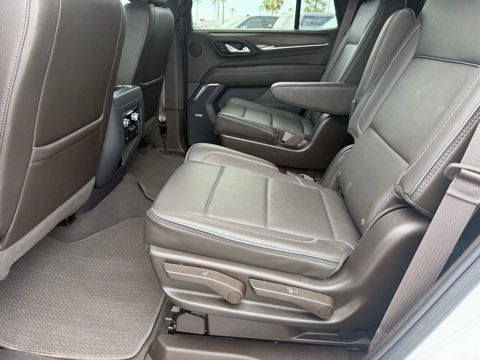 Used 2024 GMC Yukon Denali image 5