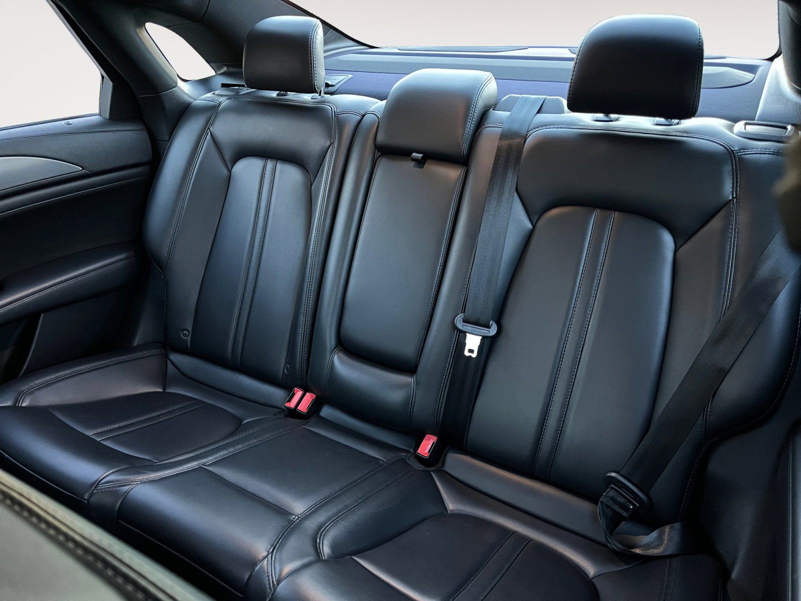 Used 2017 Lincoln MKZ Premiere image 14