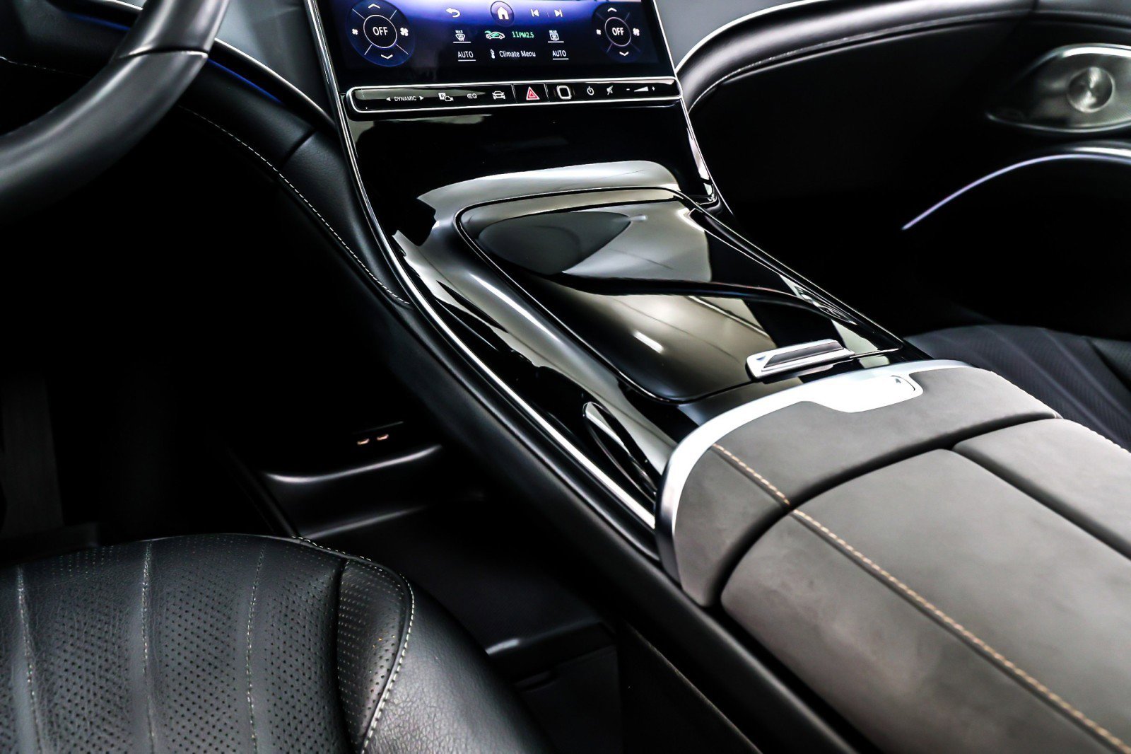 Used 2023 Mercedes-Benz EQS 450+ 4MATIC SUV w/ Exclusive Trim Package image 6