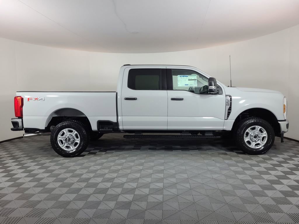New 2026 Ford F350 XLT w/ FX4 Off-Road Package image 2