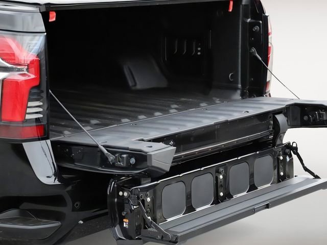 Used 2024 Chevrolet Silverado EV RST AWD/4WD image 18