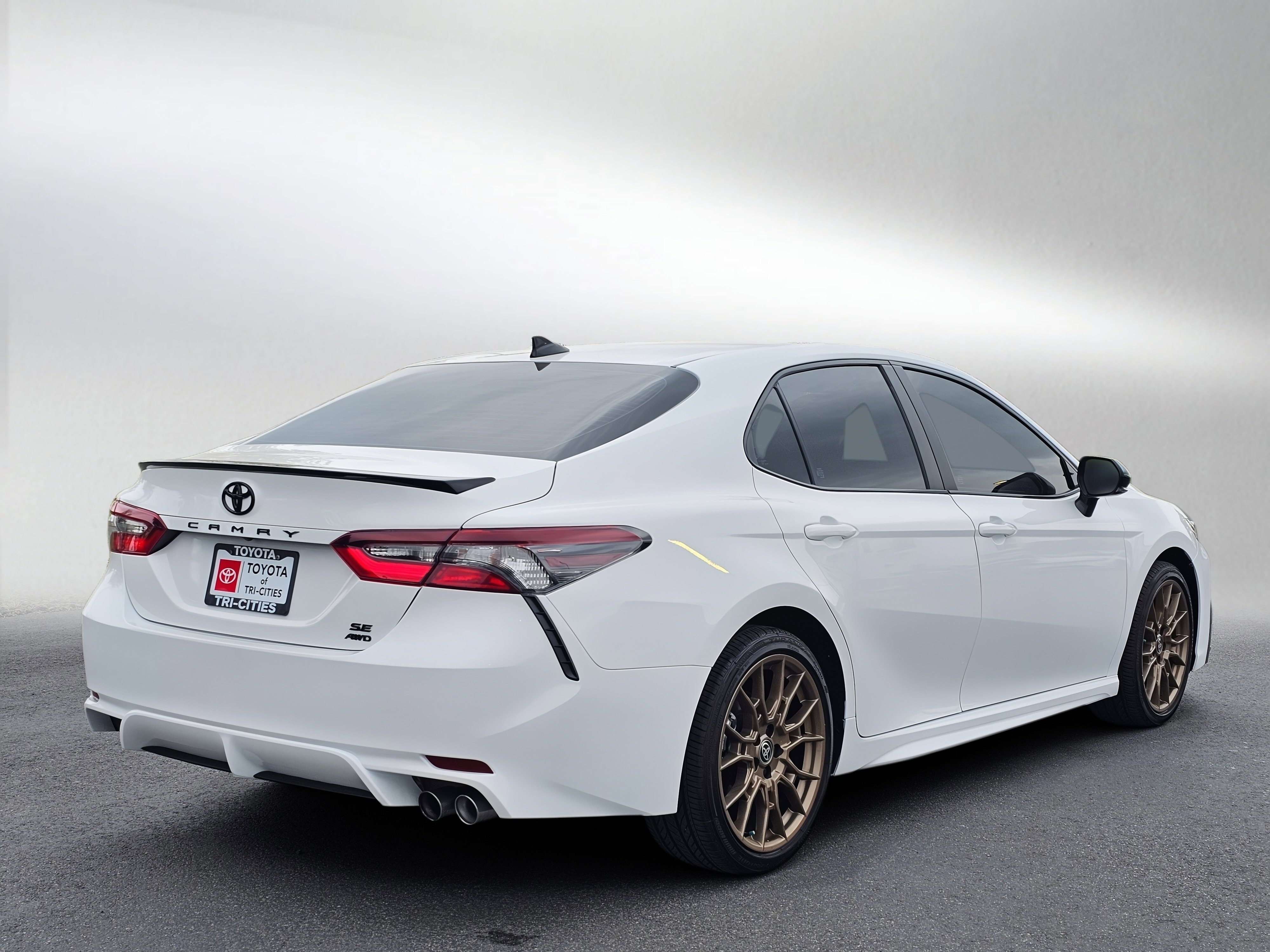 Used 2024 Toyota Camry SE w/ Convenience Package AWD/4WD image 5