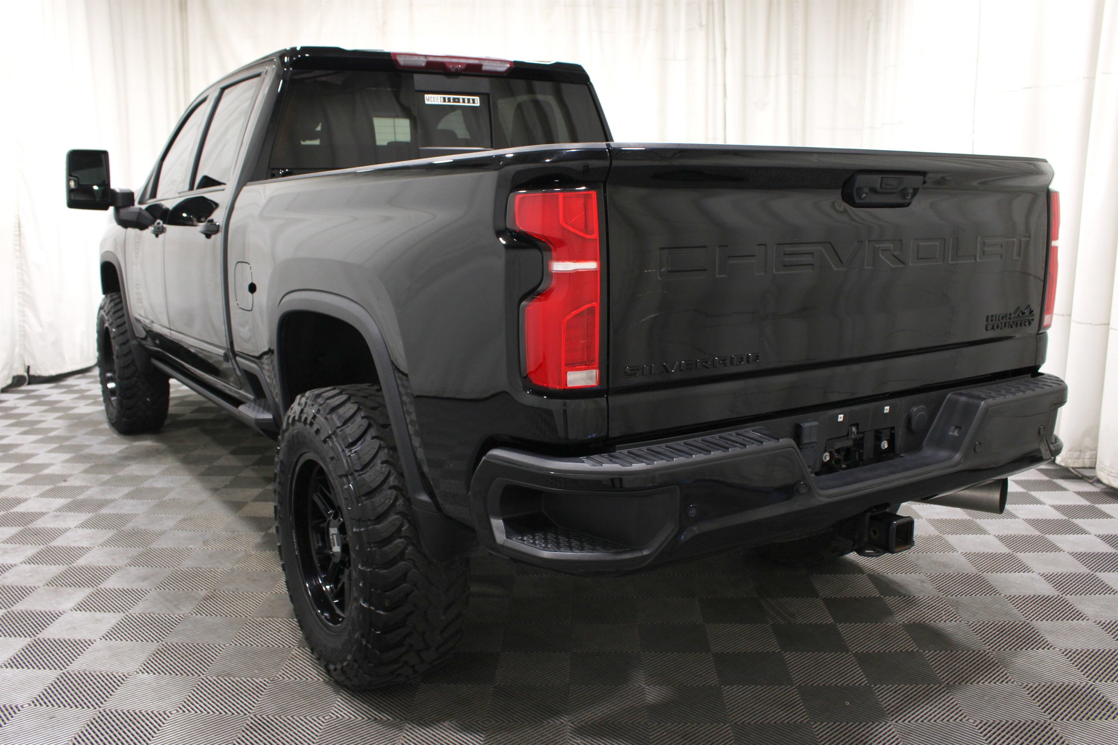 Used 2024 Chevrolet Silverado 2500 High Country w/ High Country Premium Package AWD/4WD image 31