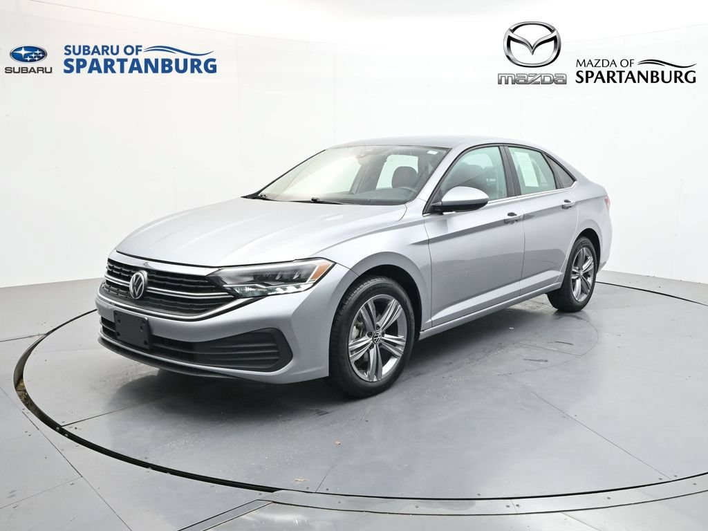 Used 2024 Volkswagen Jetta SE FWD image 3