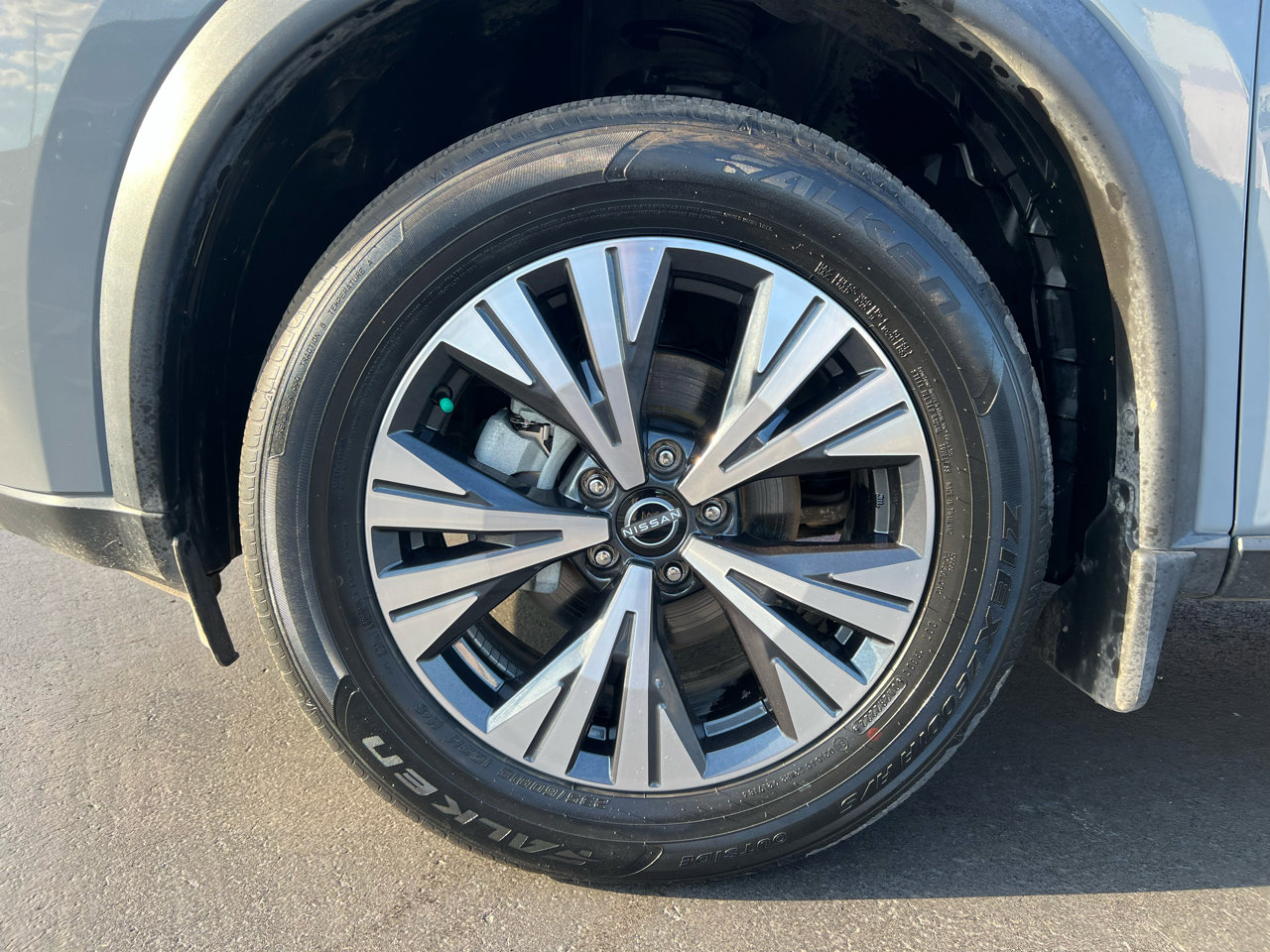 Used 2021 Nissan Rogue SL w/ Premium Package image 14