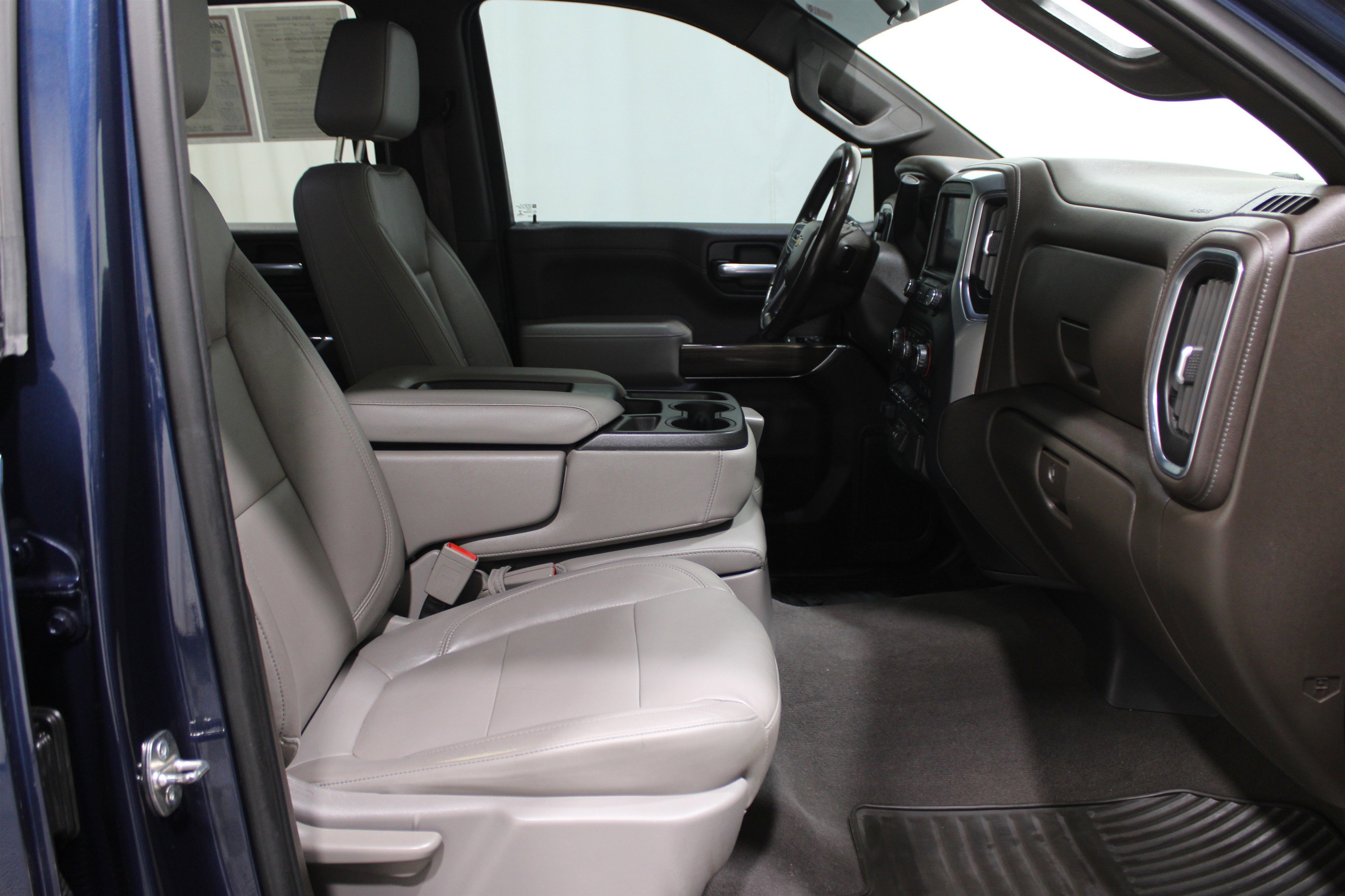 Used 2020 Chevrolet Silverado 1500 LT w/ Texas Edition image 30