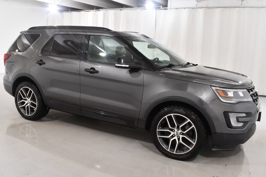 Used 2017 Ford Explorer Sport w/ Equipment Group 401A AWD/4WD image 5