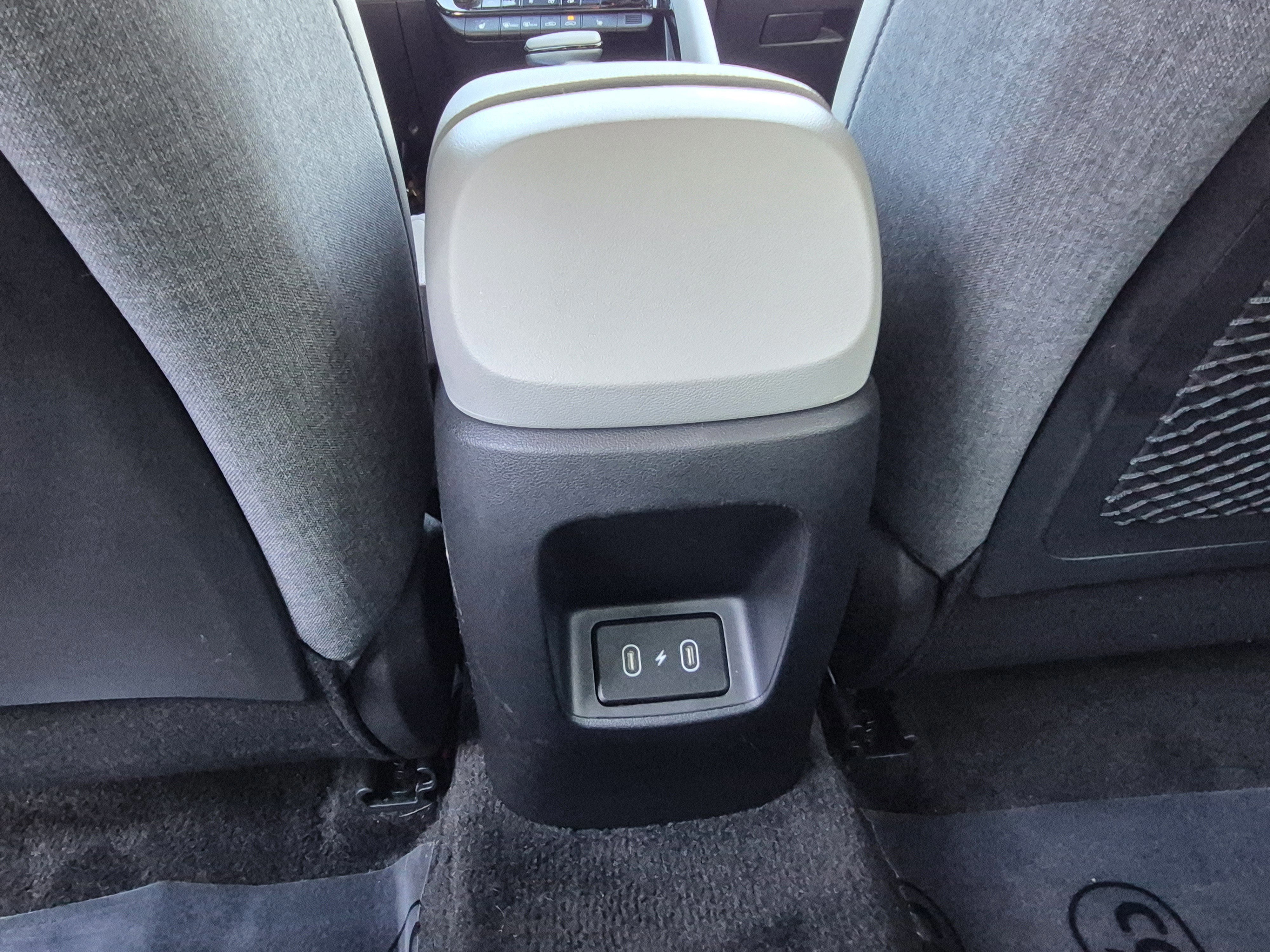 Used 2025 Hyundai Elantra Limited FWD image 14
