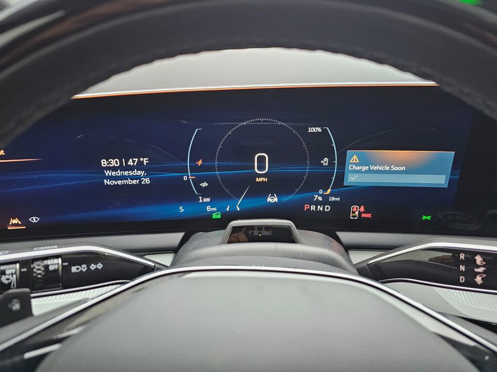 New 2026 Cadillac Optiq Luxury 2 image 31