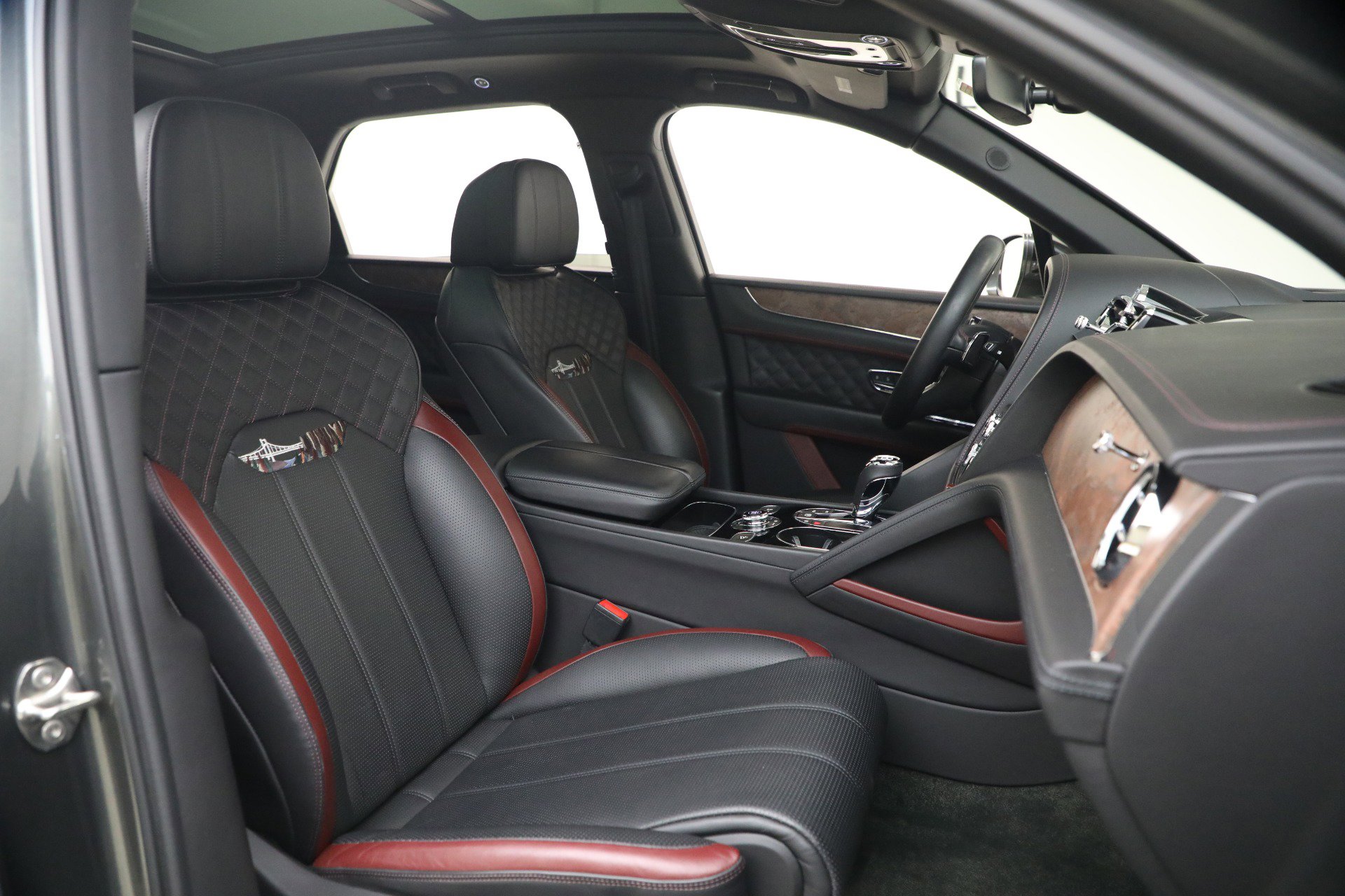 Used 2022 Bentley Bentayga image 27