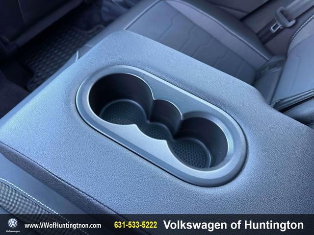 Certified 2025 Volkswagen Taos SE w/ Panoramic Sunroof Package image 13