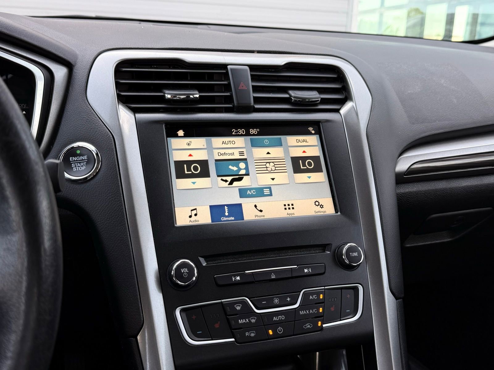Used 2018 Ford Fusion SE w/ Equipment Group 602A FWD image 30