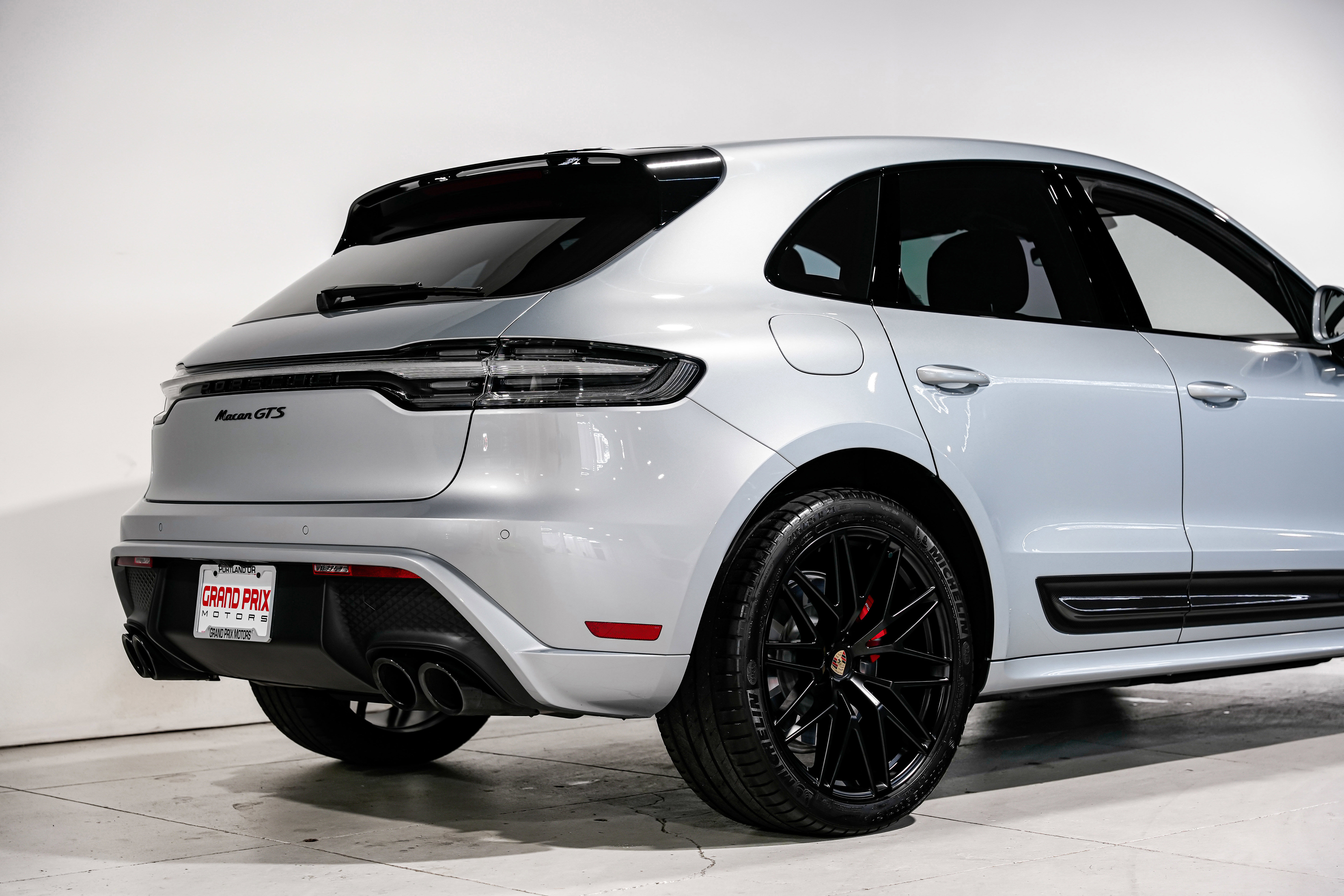 Used 2022 Porsche Macan GTS w/ Sport Chrono Package image 45