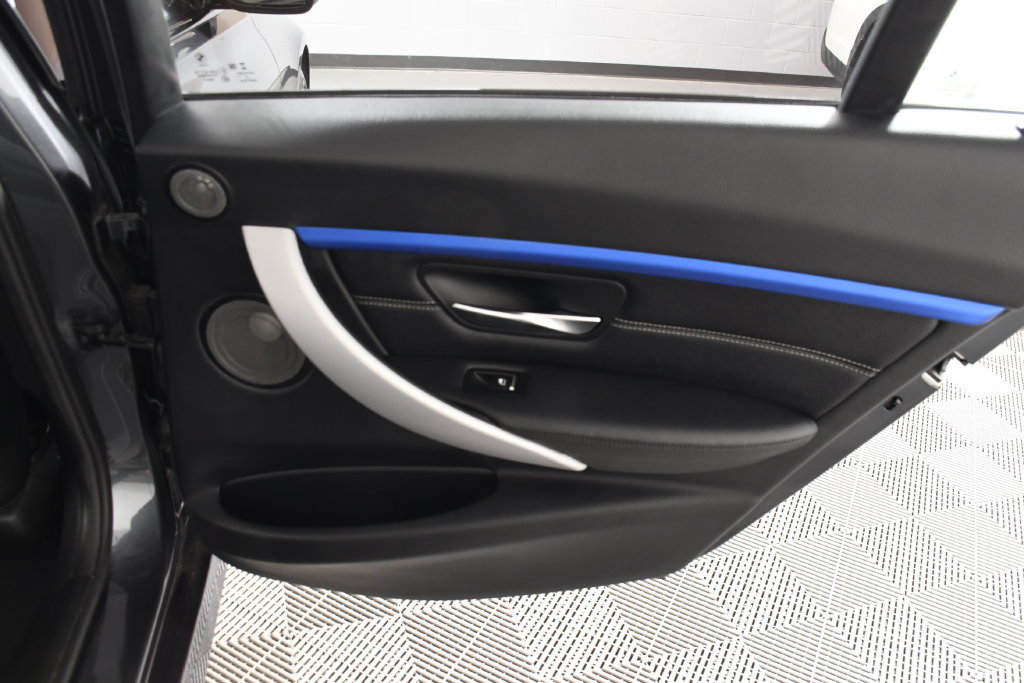 Used 2018 BMW 340i xDrive Sedan AWD/4WD image 21