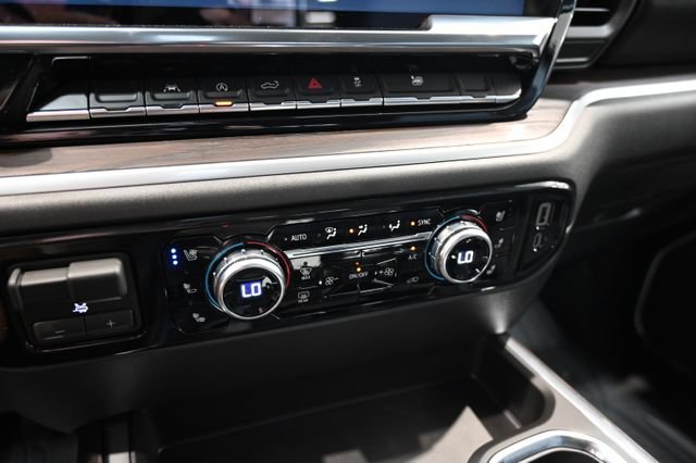 New 2026 GMC Sierra 1500 SLT w/ SLT Premium Package AWD/4WD image 20