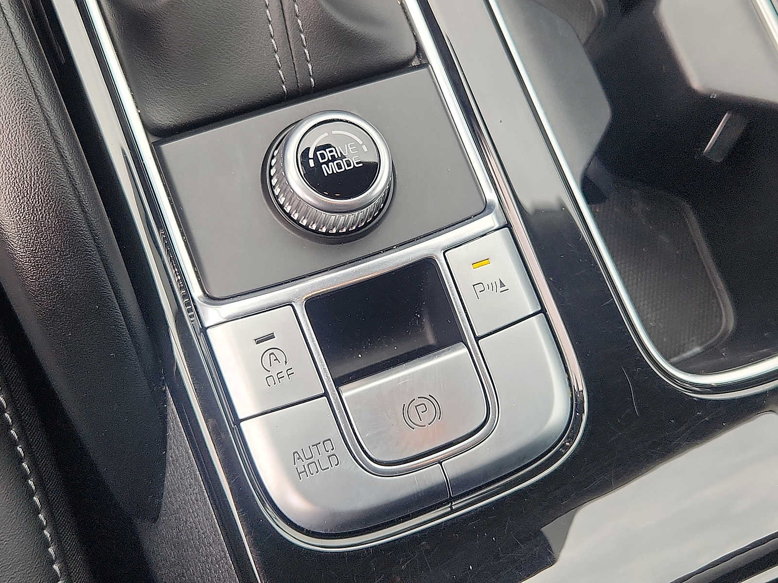 Used 2024 Kia Telluride LX FWD image 25