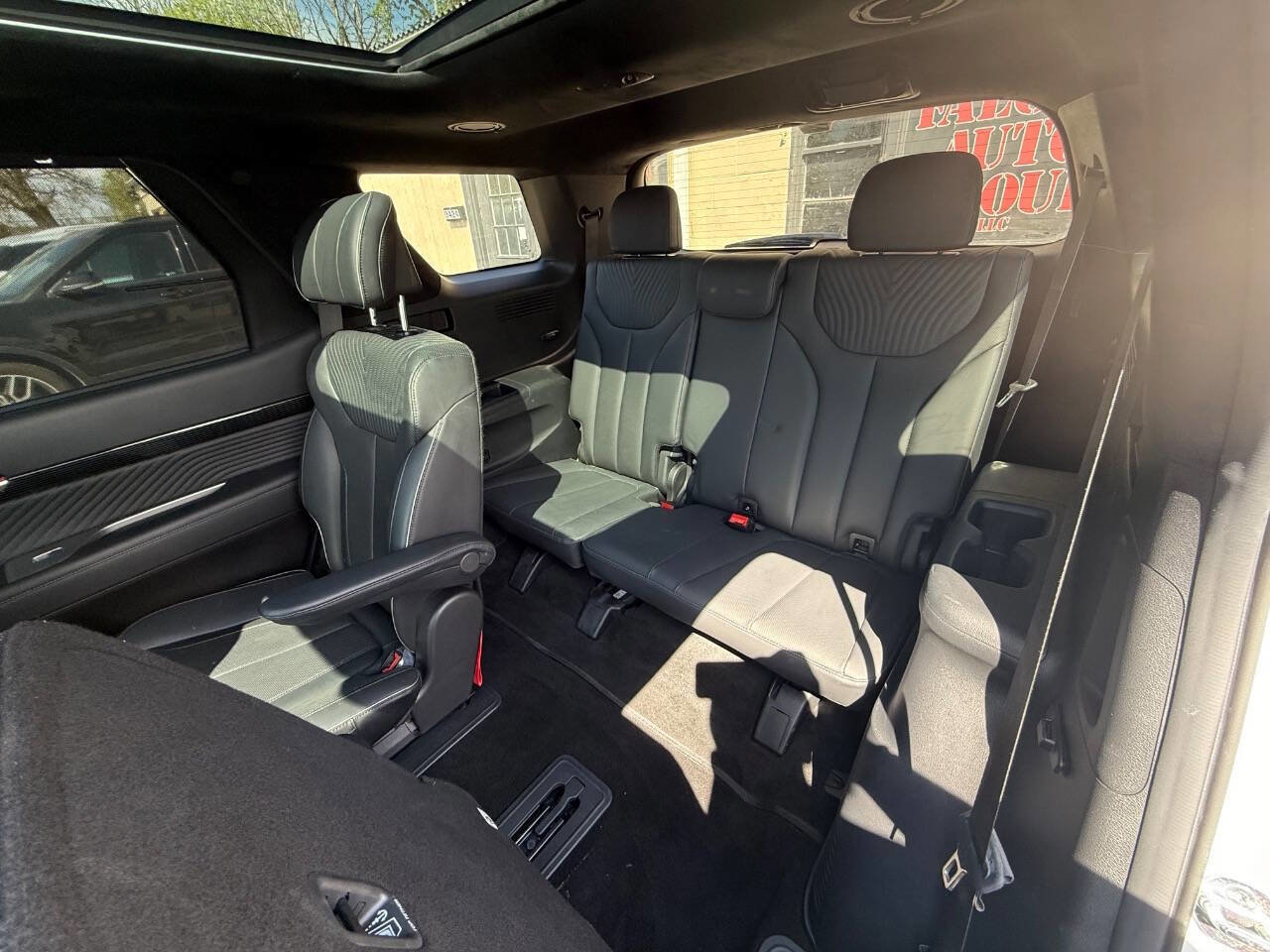 Used 2024 Hyundai Palisade Calligraphy image 13