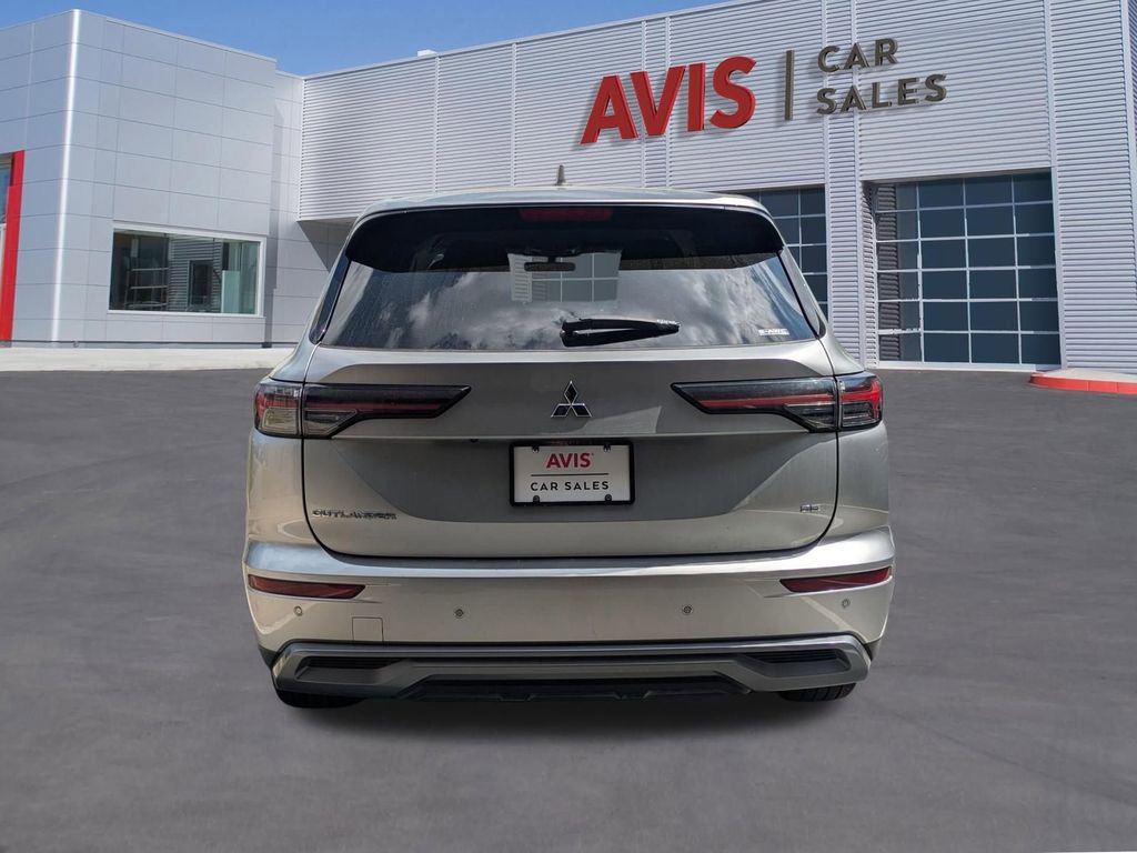 Used 2025 Mitsubishi Outlander SE AWD/4WD image 7