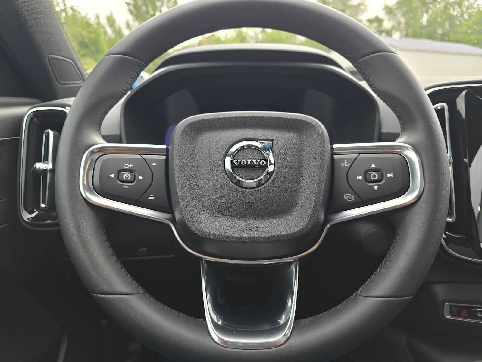 Certified 2023 Volvo C40 P8 Recharge Ultimate w/ Protection Package Premier AWD/4WD image 25