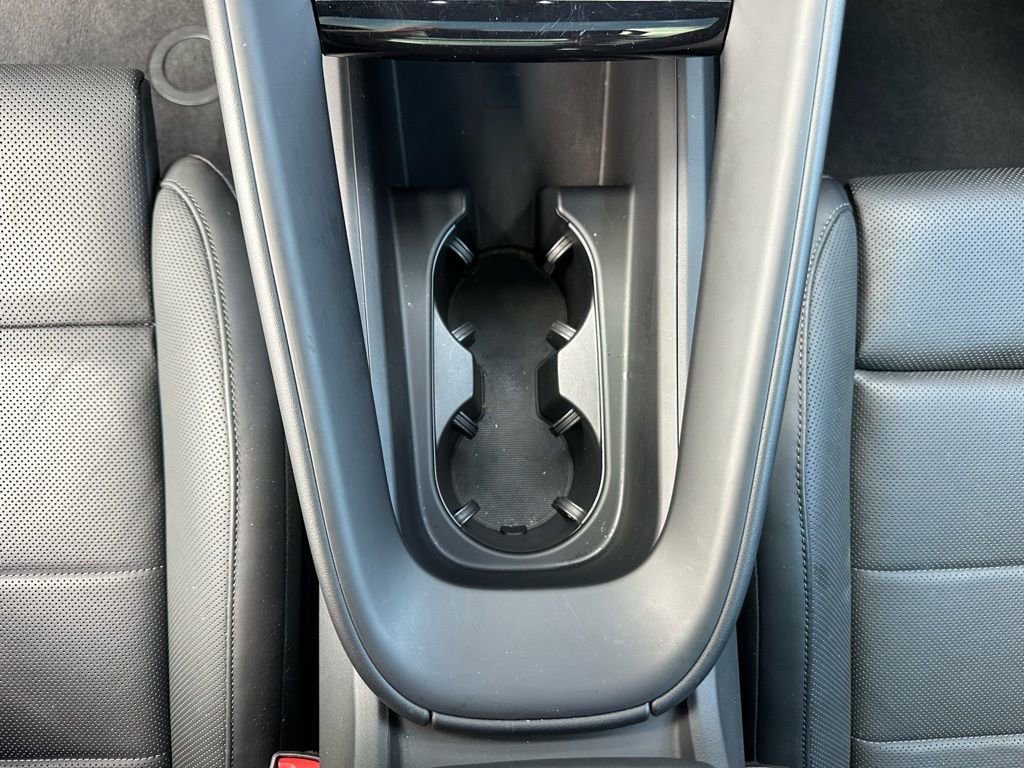 Certified 2025 Porsche Macan 4 Electric image 26