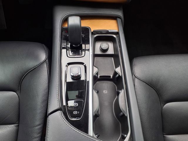 Certified 2023 Volvo XC90 T8 Plus w/ Protection Package Premier AWD/4WD image 27