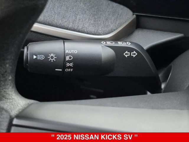 Certified 2025 Nissan Kicks SV w/ SV Premium Package AWD/4WD image 20
