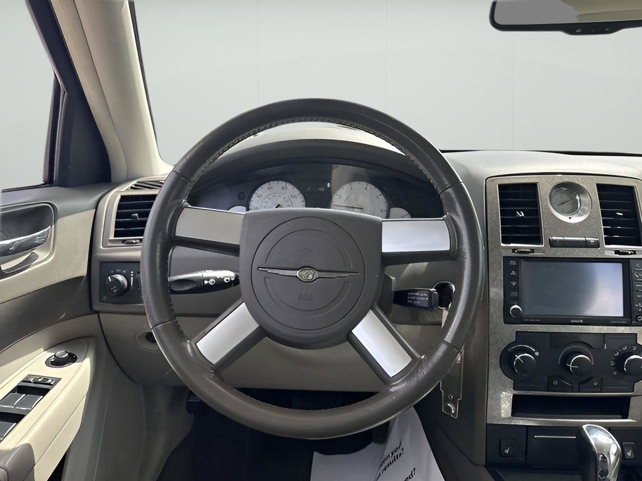 Used 2008 Chrysler 300 Touring RWD image 19