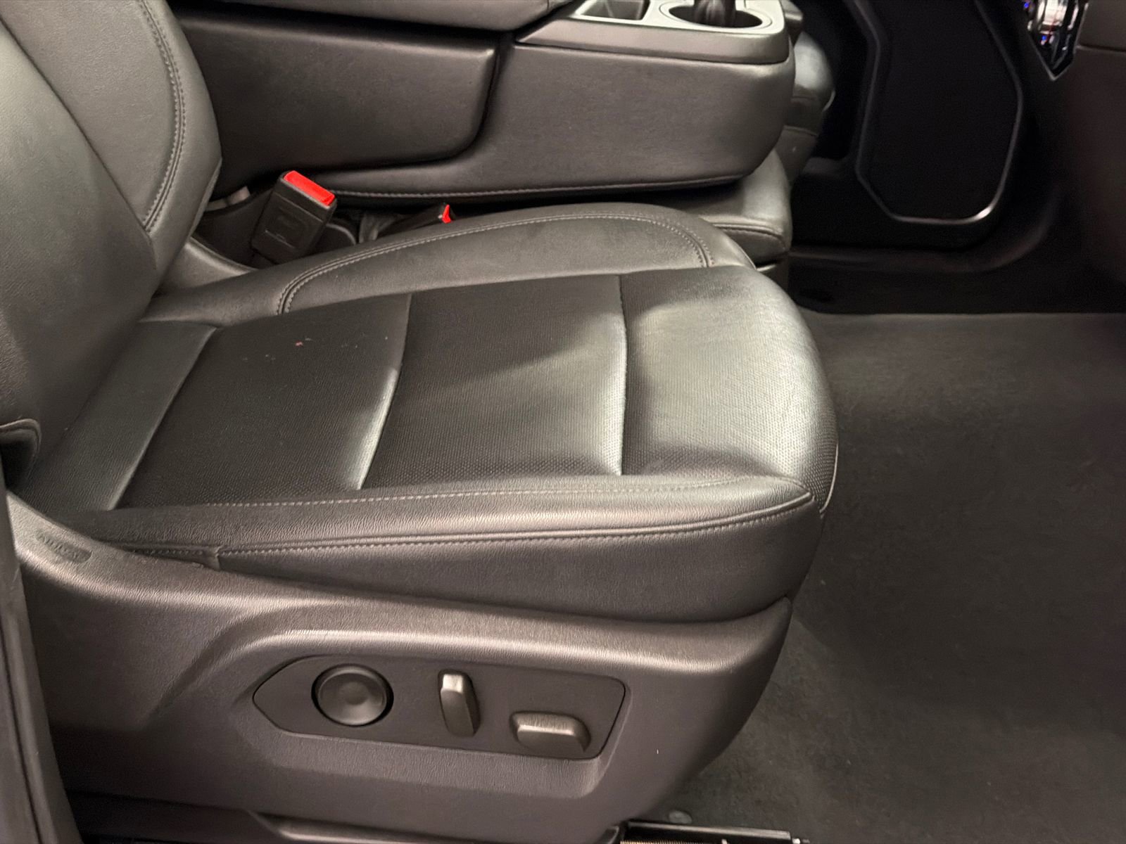 Used 2025 GMC Sierra 1500 SLT image 12