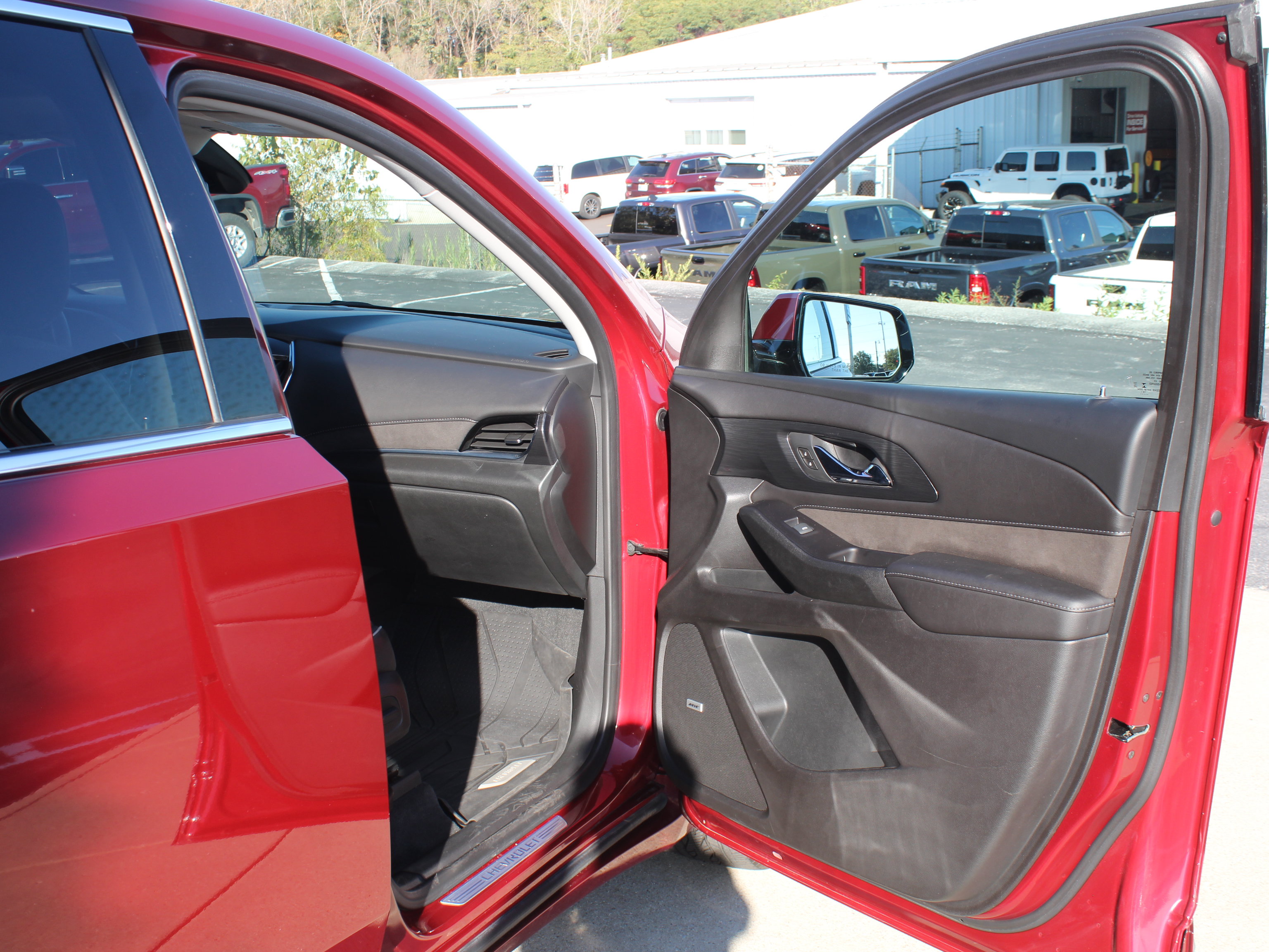 Used 2020 Chevrolet Traverse High Country FWD image 28