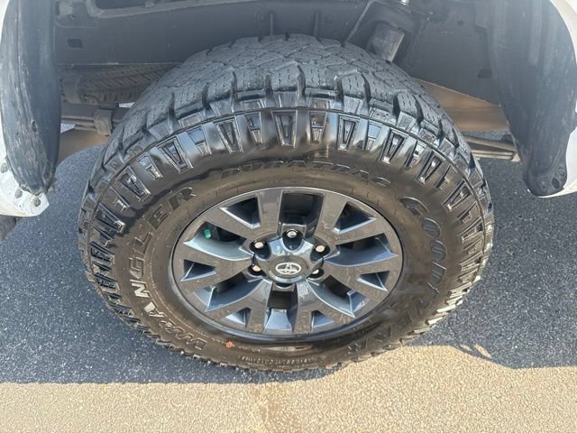 Used 2023 Toyota Tacoma SR5 w/ Technology Package AWD/4WD image 15