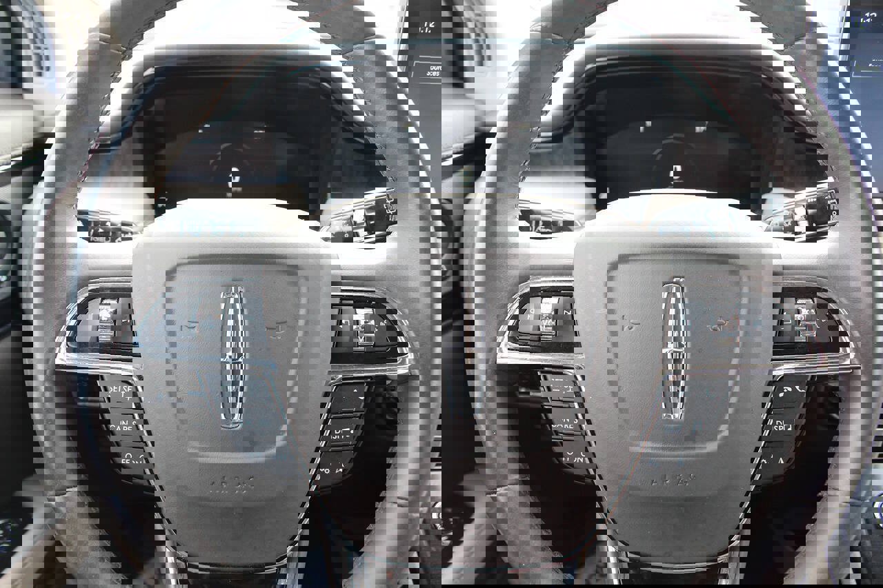 Used 2022 Lincoln Nautilus Reserve w/ Luxury Package image 15