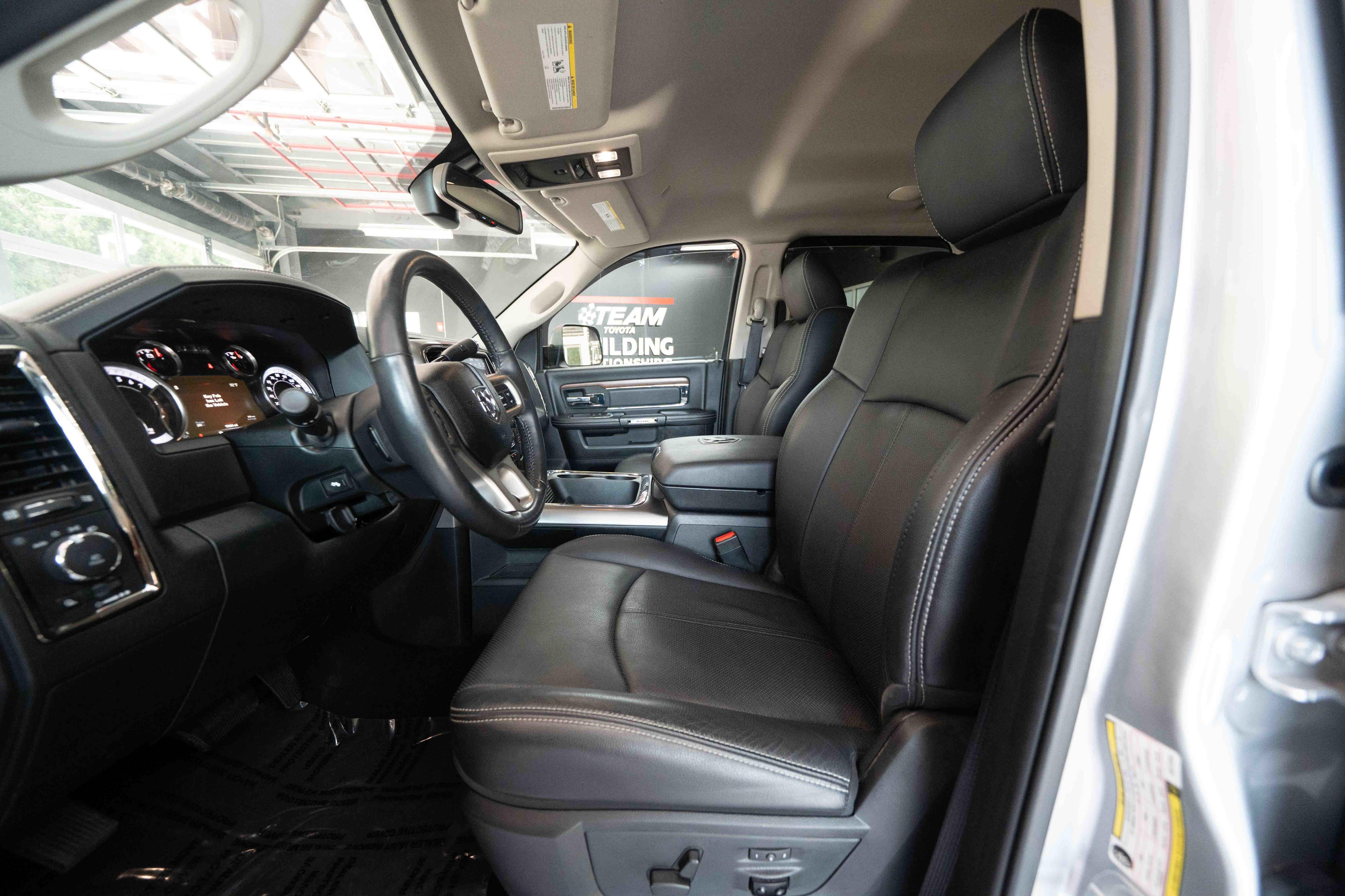 Used 2018 RAM 2500 Laramie w/ Sport Appearance Group AWD/4WD image 9