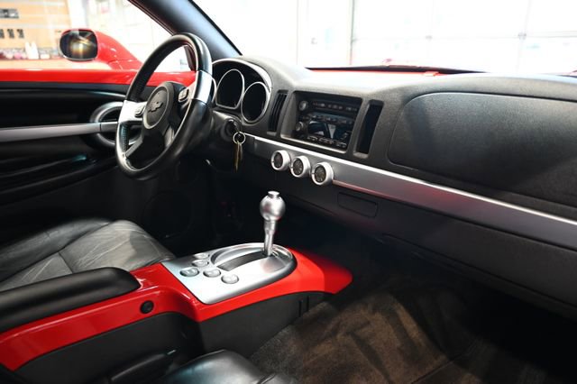 Used 2003 Chevrolet SSR w/ Preferred Equipment Group image 13
